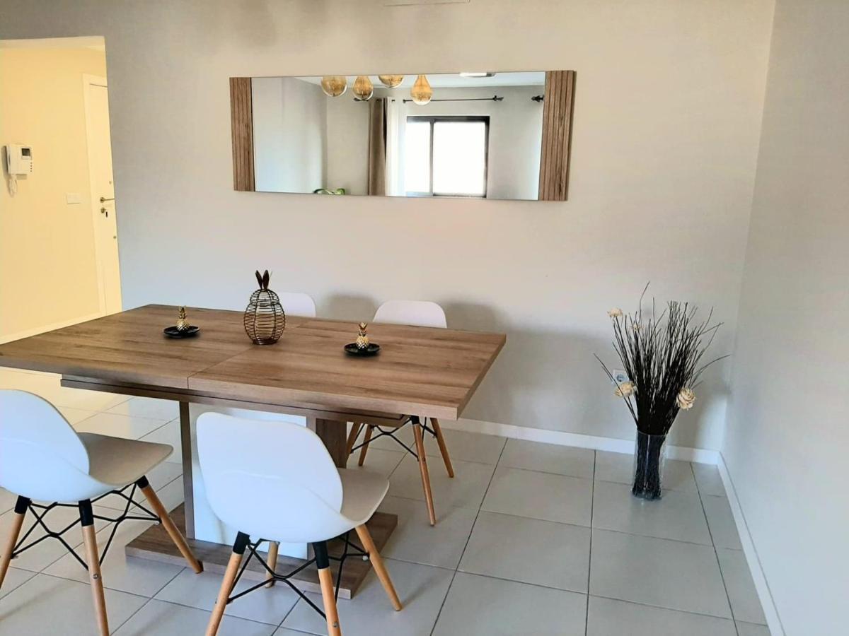 Apartment With Pool In Mindelo Ngoại thất bức ảnh