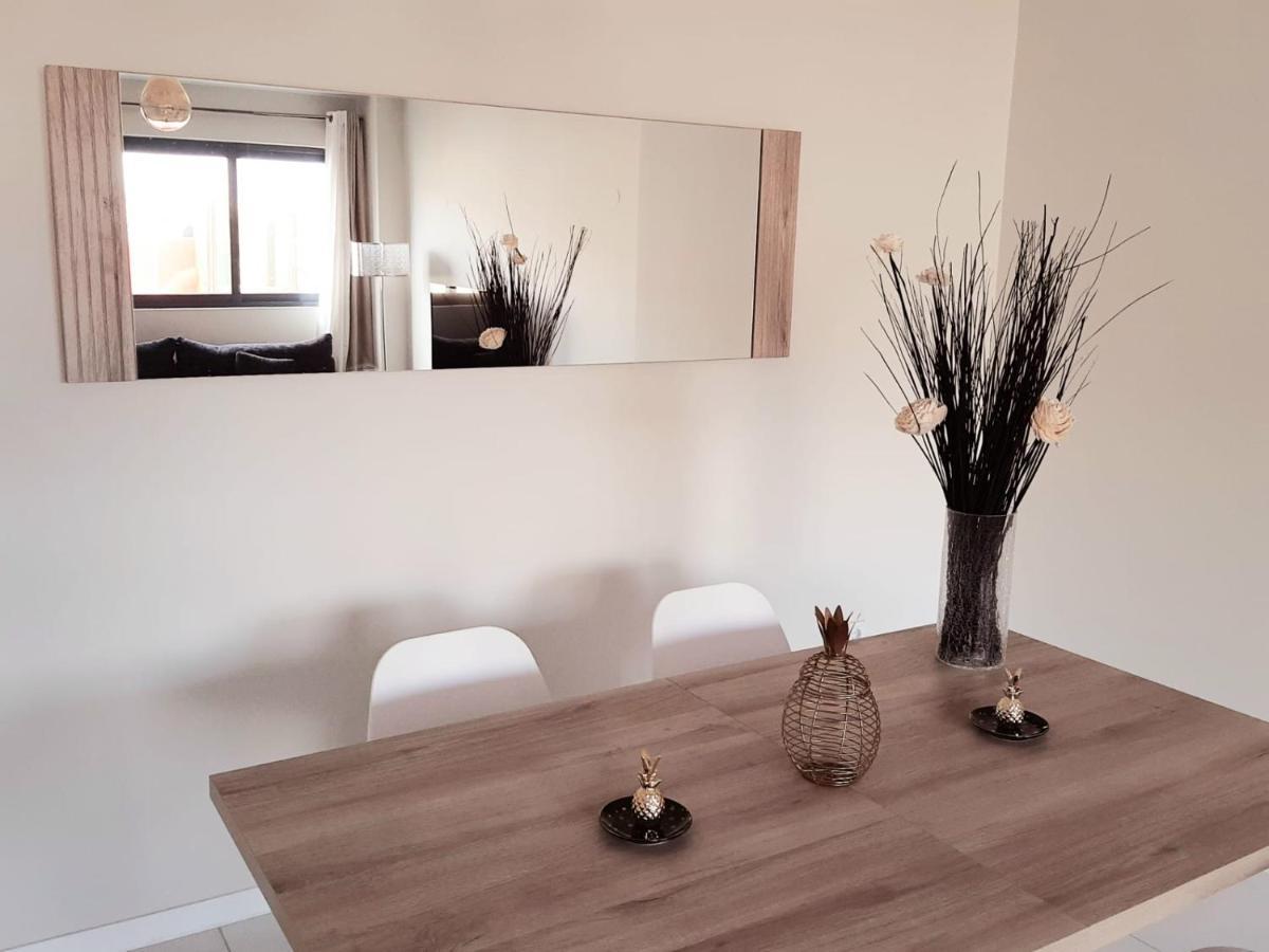 Apartment With Pool In Mindelo Ngoại thất bức ảnh